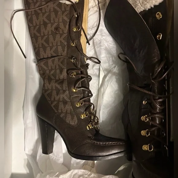 Michael Kors Warrior Boots with White Cuffs & Signature MK Monogram in MK Box 🚩 - Picture 3 of 11